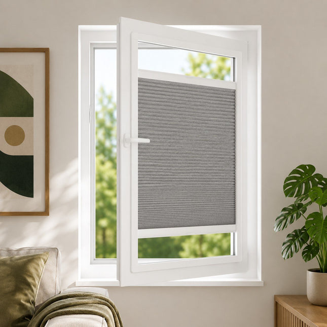 Plisse gordijn zonder boren - Magneet frame | Verduisterend Lichtgrijs | Op maat